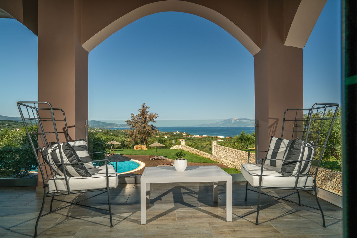 Elegance Luxury Executive Suites – Adults Only