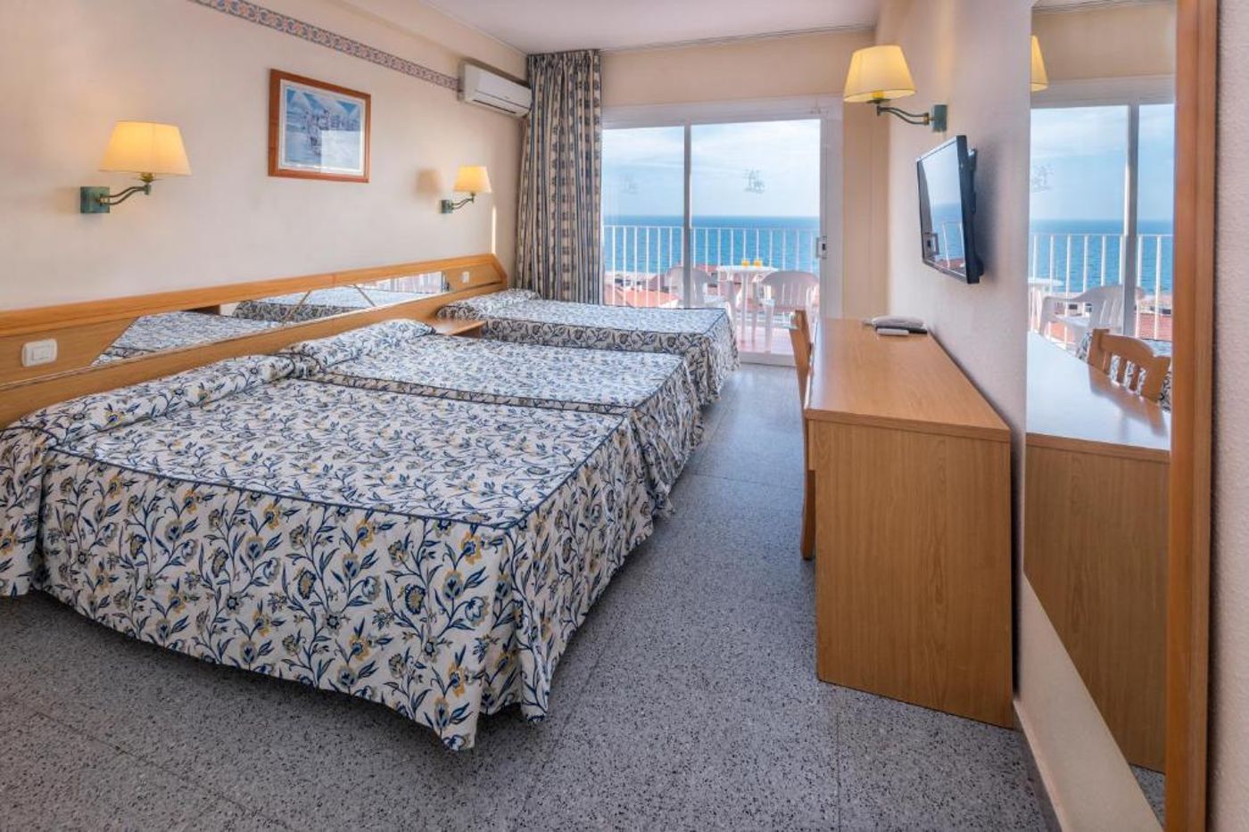 Checkin-Catalonia-Room-9