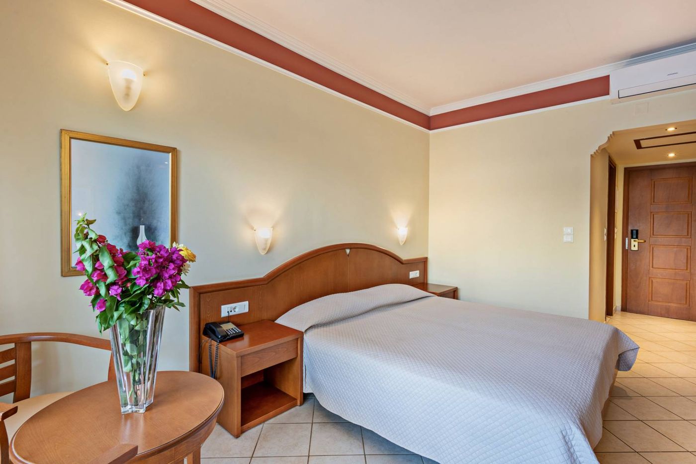 Hydramis-Palace-Beach-Resort-Room-54