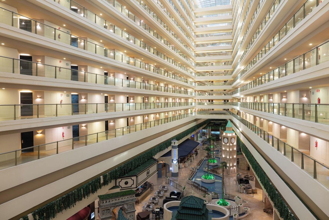 Seadust-Cancun-Family-Resort-Lobby-75