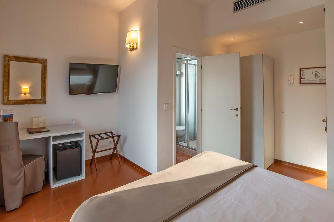 Machiavelli-Palace-Room-42