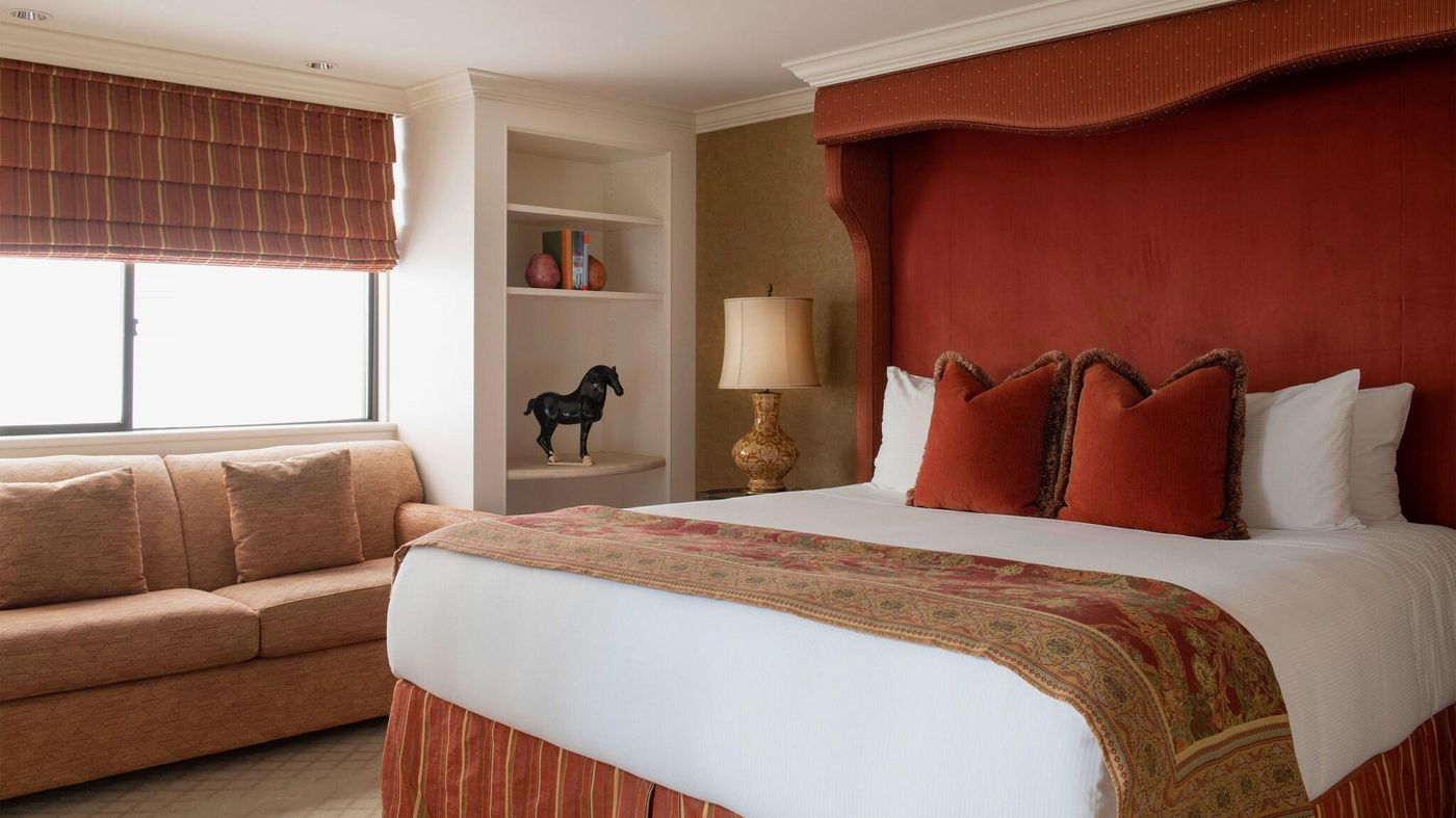 Wedgewood-Hotel---Spa-Room-20