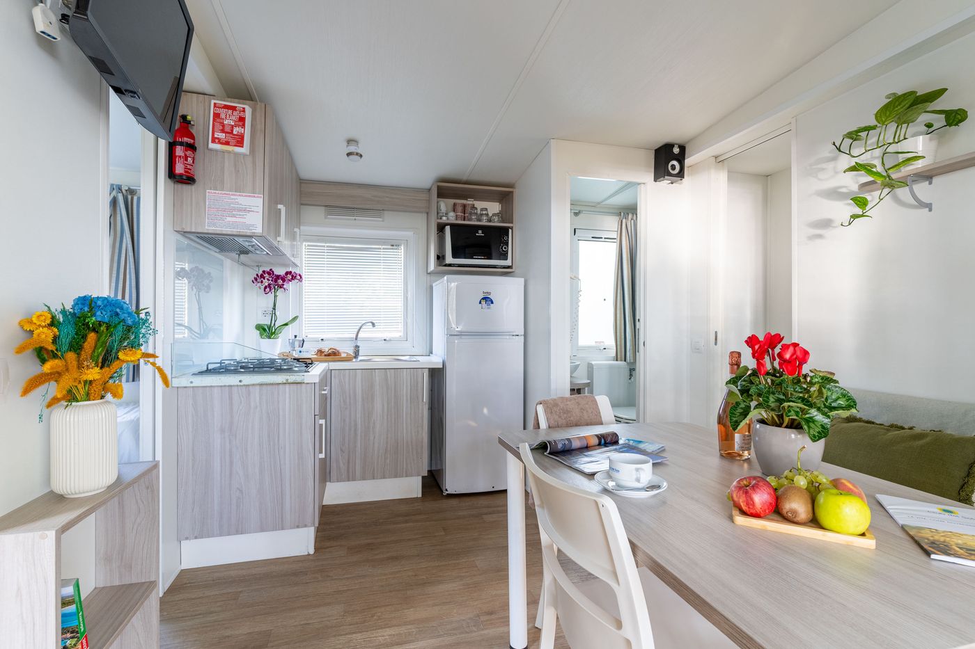 Club-del-Sole-Stork-Family-Collection-Room-16