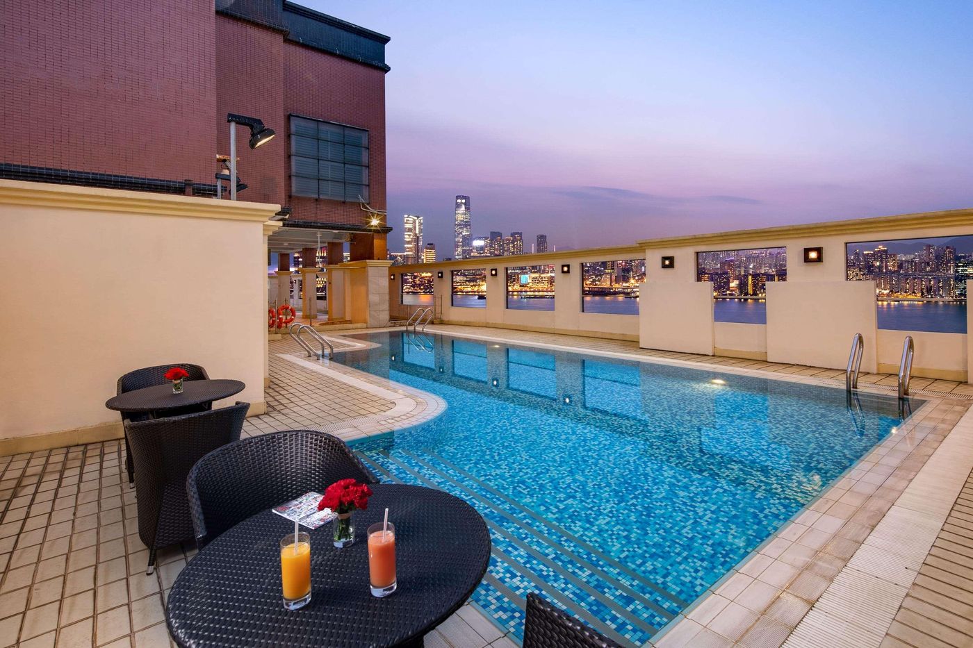 Ramada-Hong-Kong-Grand-View-Pool-1
