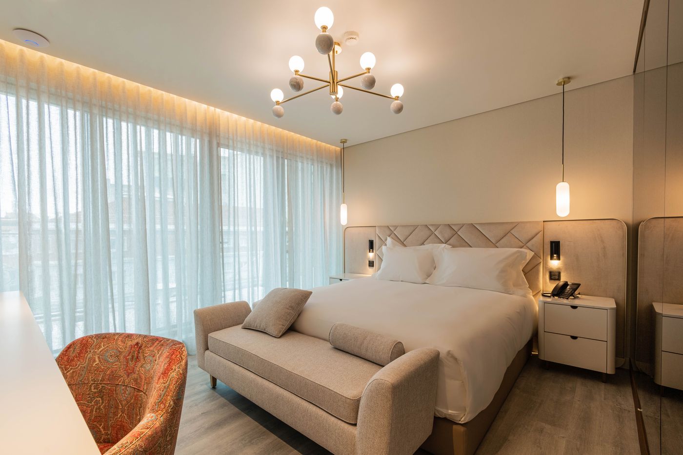 Luster-Hotel-Room-26