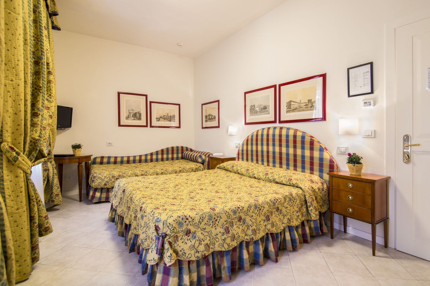 Italia-Hotel-Room-11