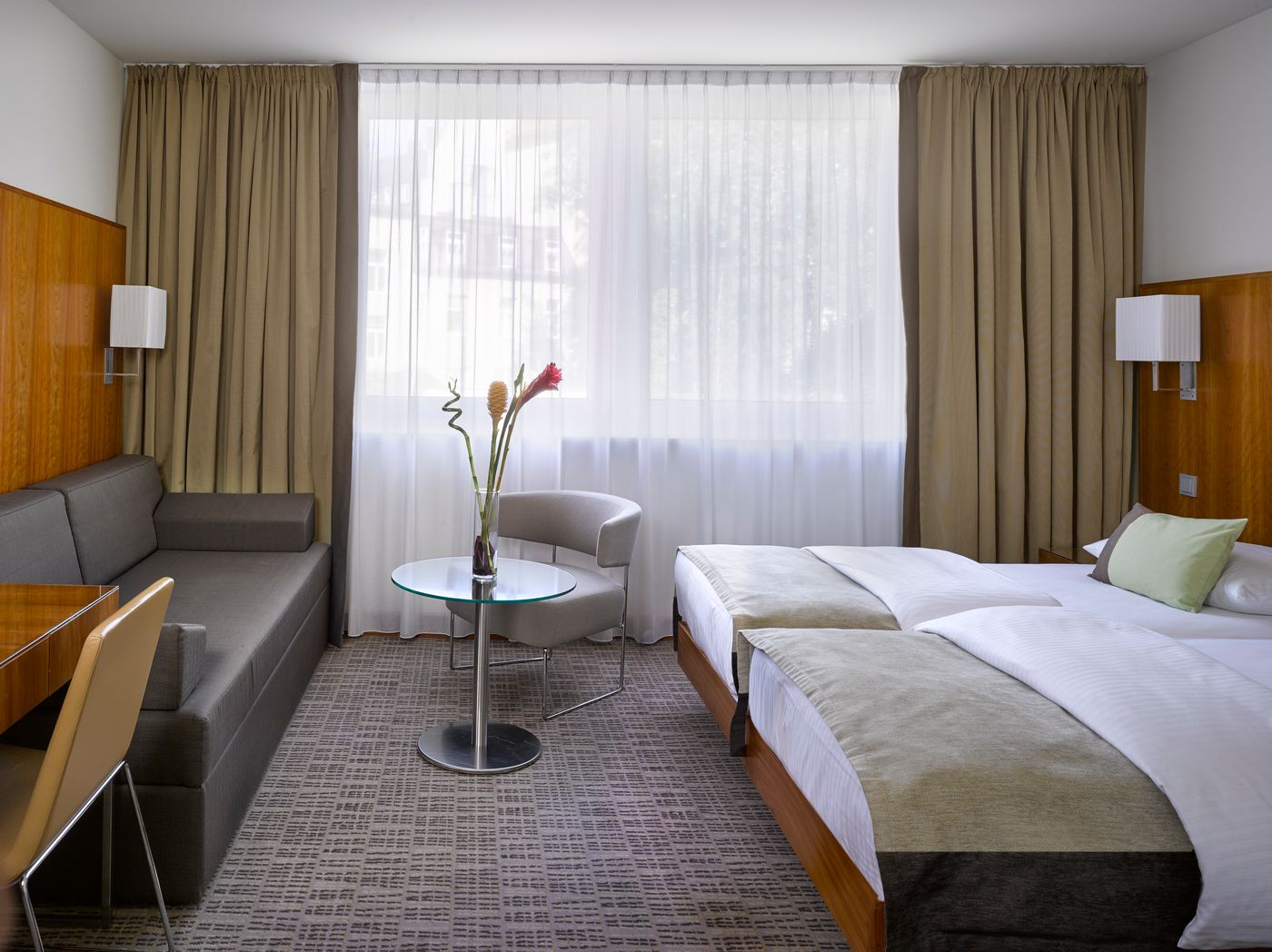 K-K-Hotel-am-Harras-Room-23