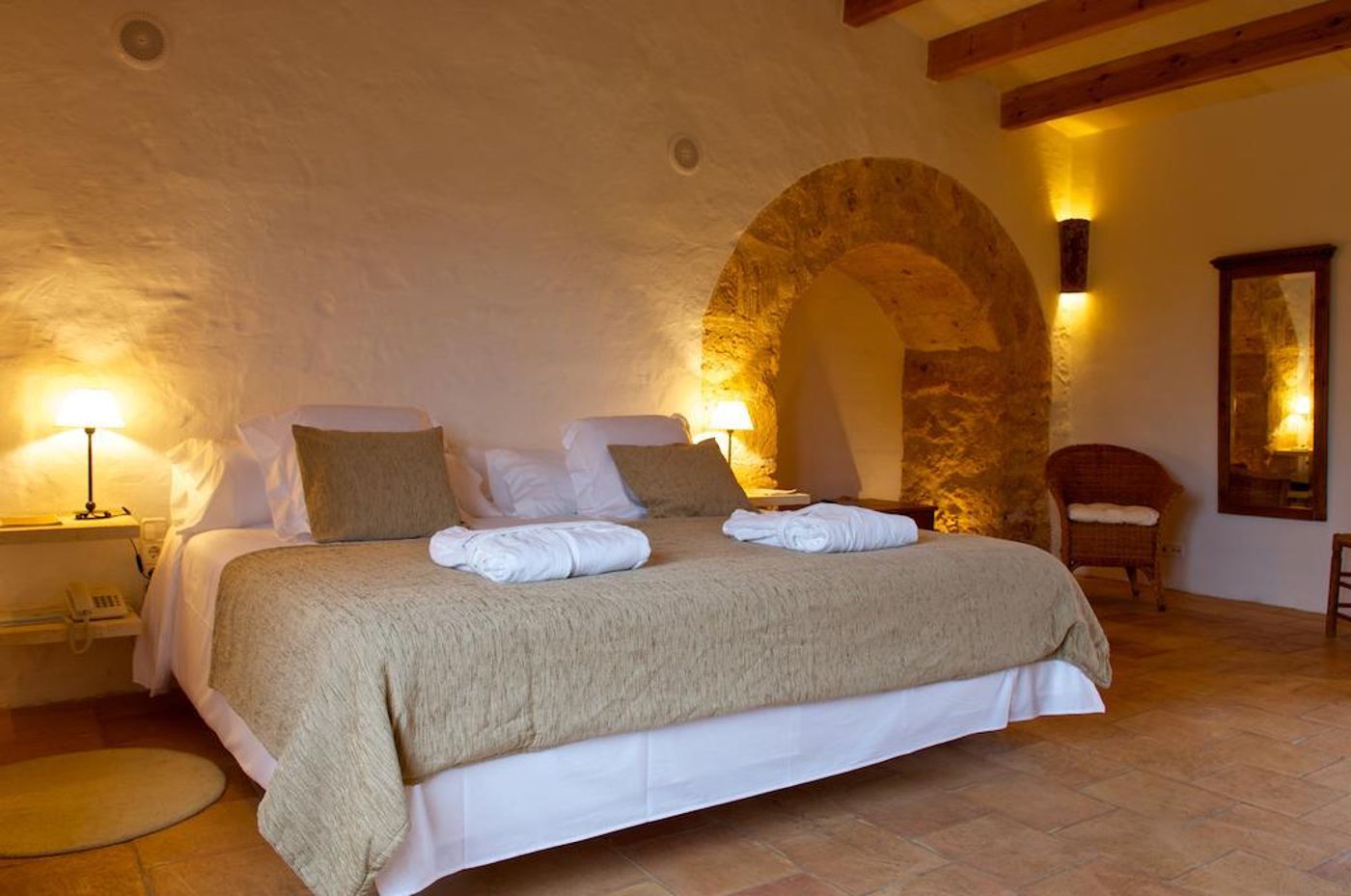 Alcaufar-Vell-Hotel---Restaurant-General-view-37