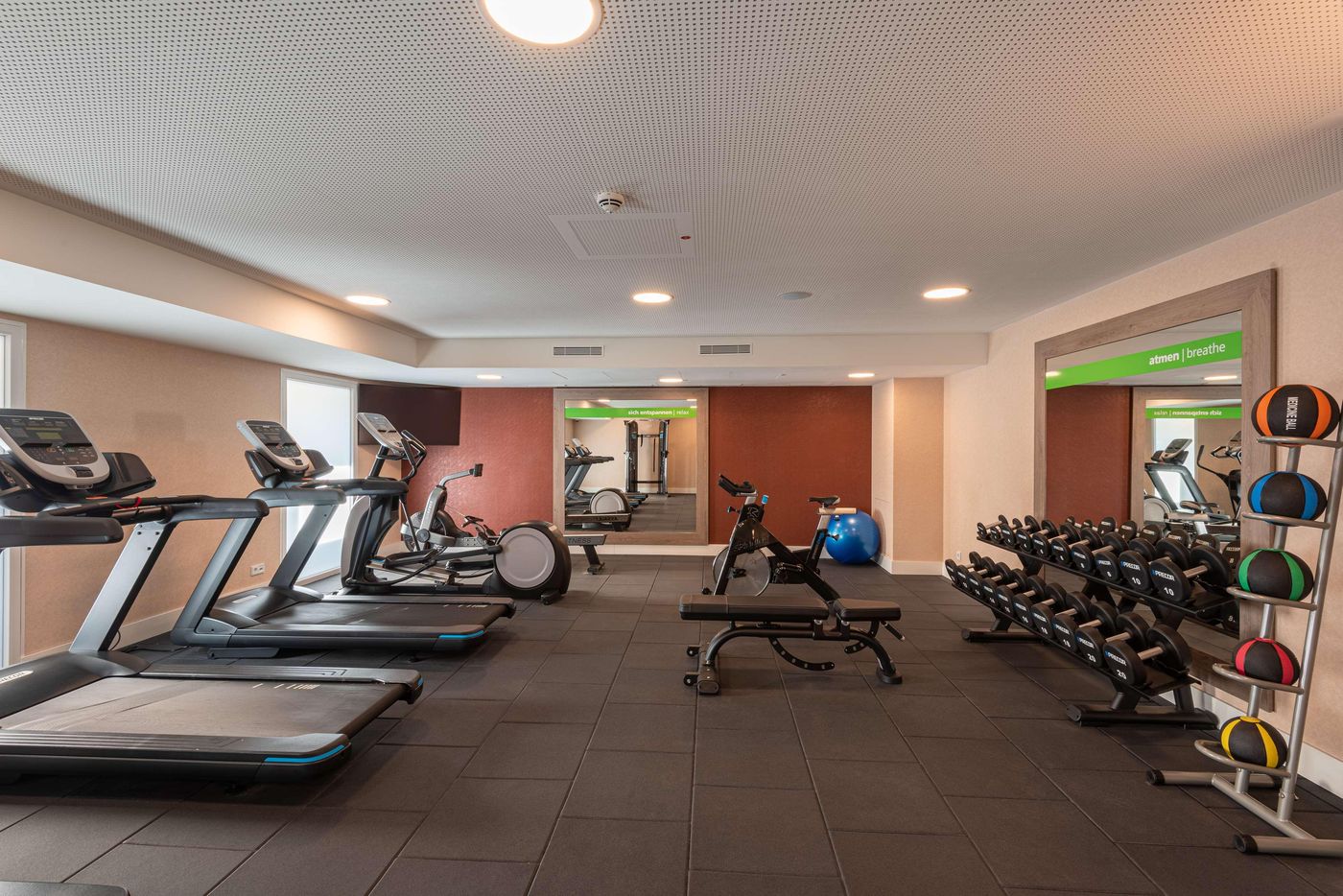 Hampton By Hilton Dusseldorf City Centre - Germany - Dusseldorf - Sports and Entertainment - 9