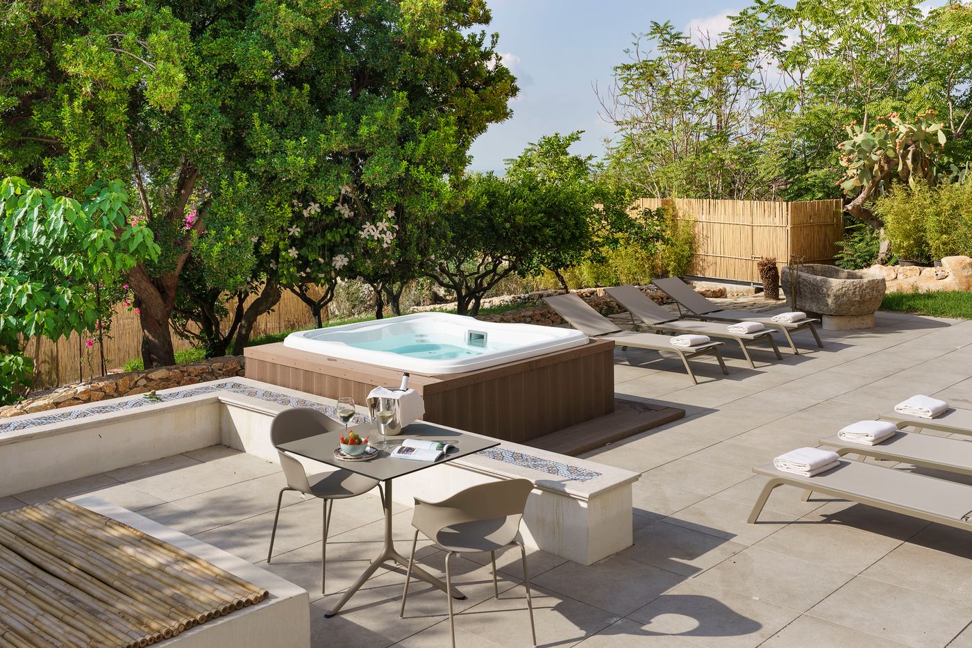 Luna-del-Raccolto--Green-Country-Hotel-Terrace-1