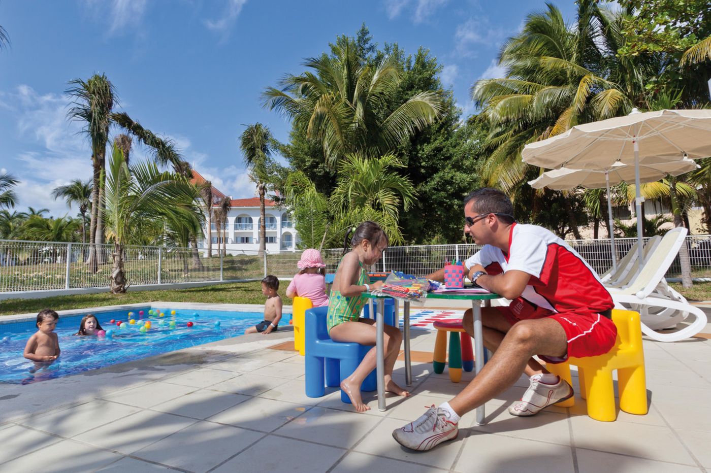 Riu-Palace-Mexico-All-Inclusive-Pool-22
