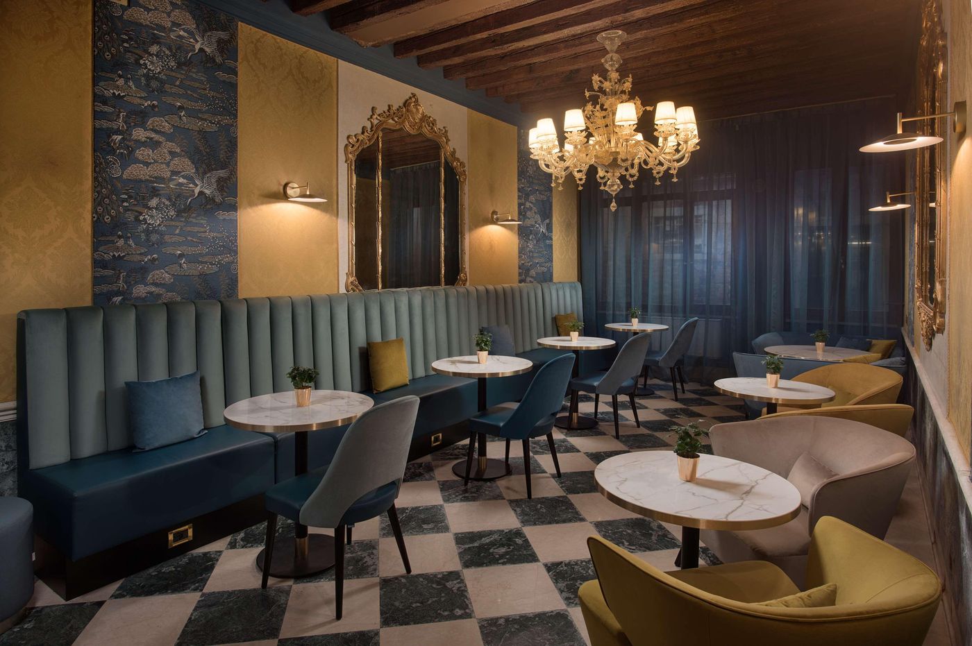 NH-Venezia-Santa-Lucia-Bar-22