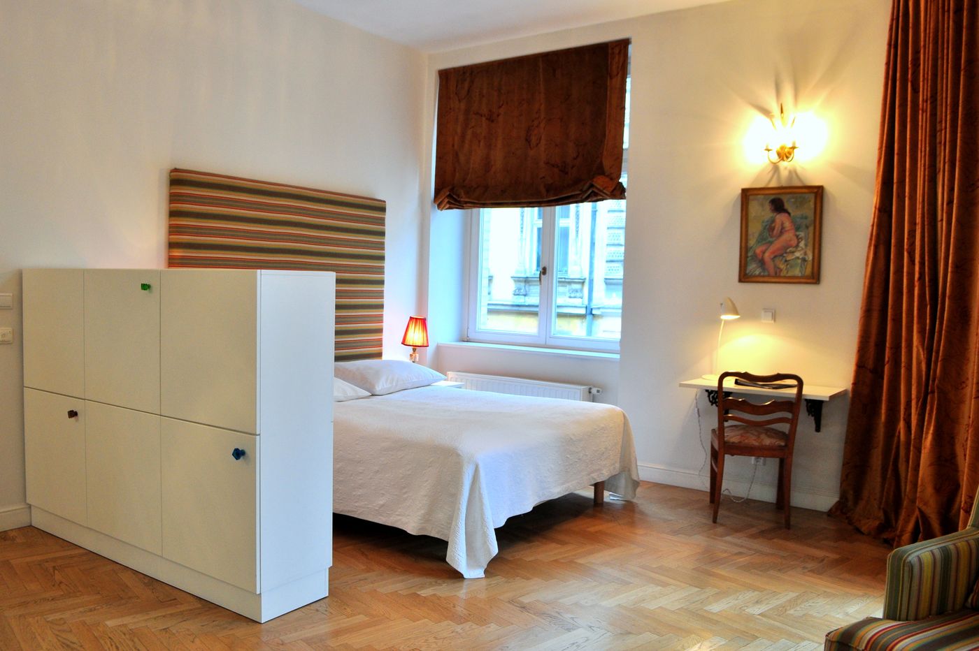 Crystal-Suites-Old-Town-Room-18