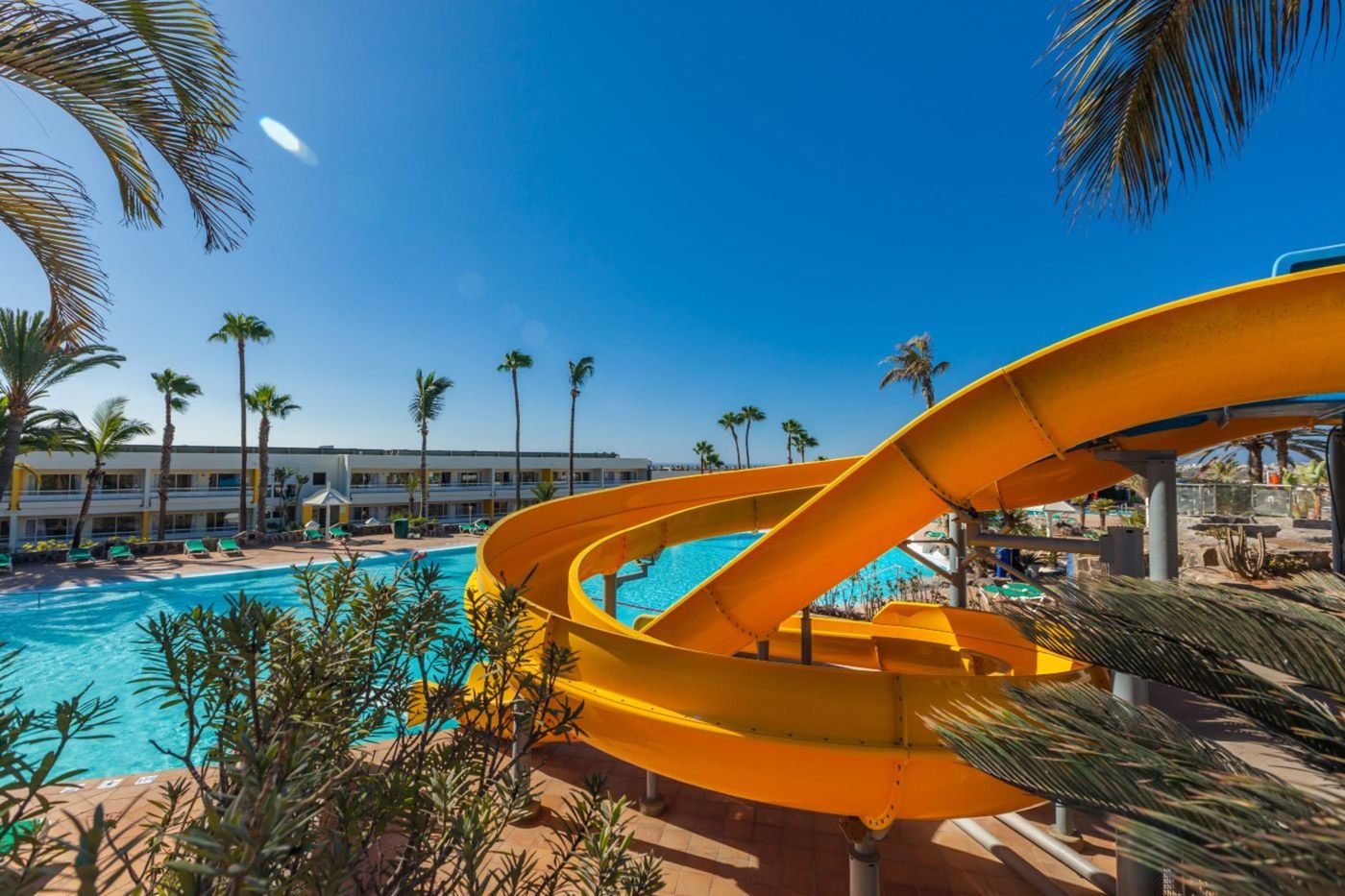 Abora-Interclub-Atlantic-by-Lopesan-Hotels-Pool-6