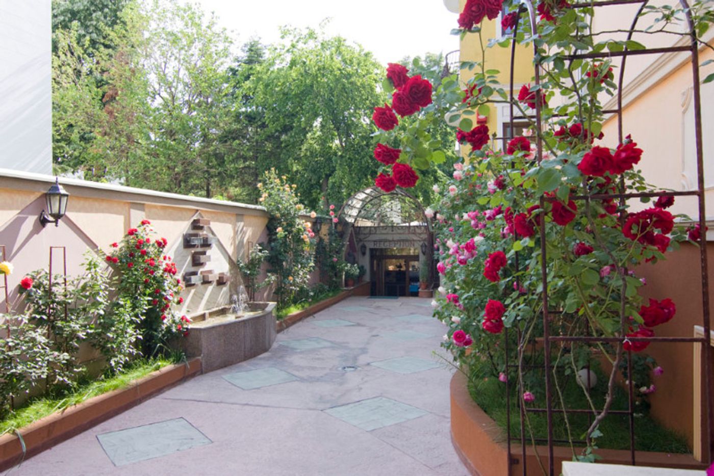 Michelangelo - Romania - BUCHAREST CITY - General view - 4