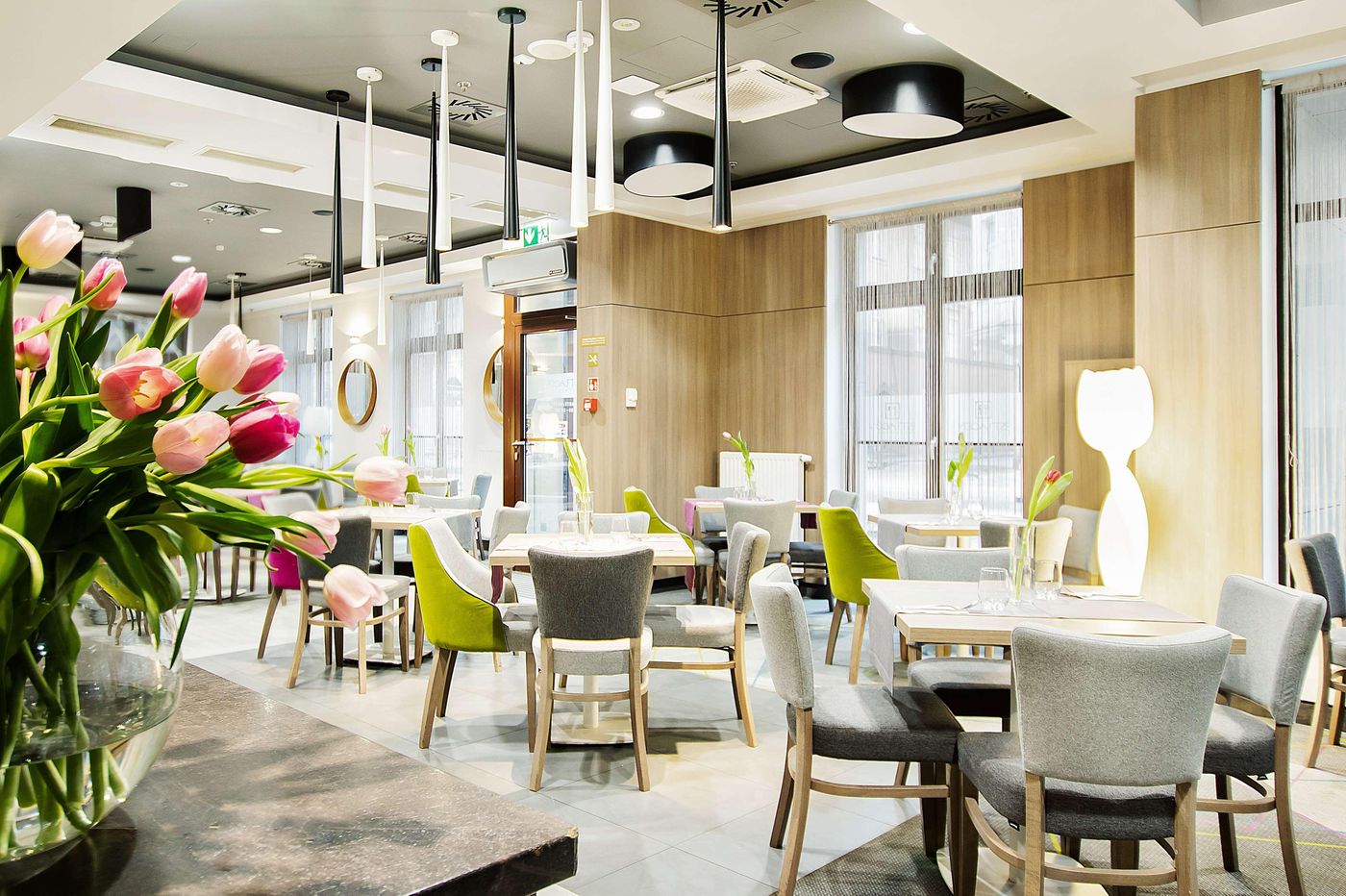 Golden-Tulip-Krakow-Kazimierz-Restaurant-7