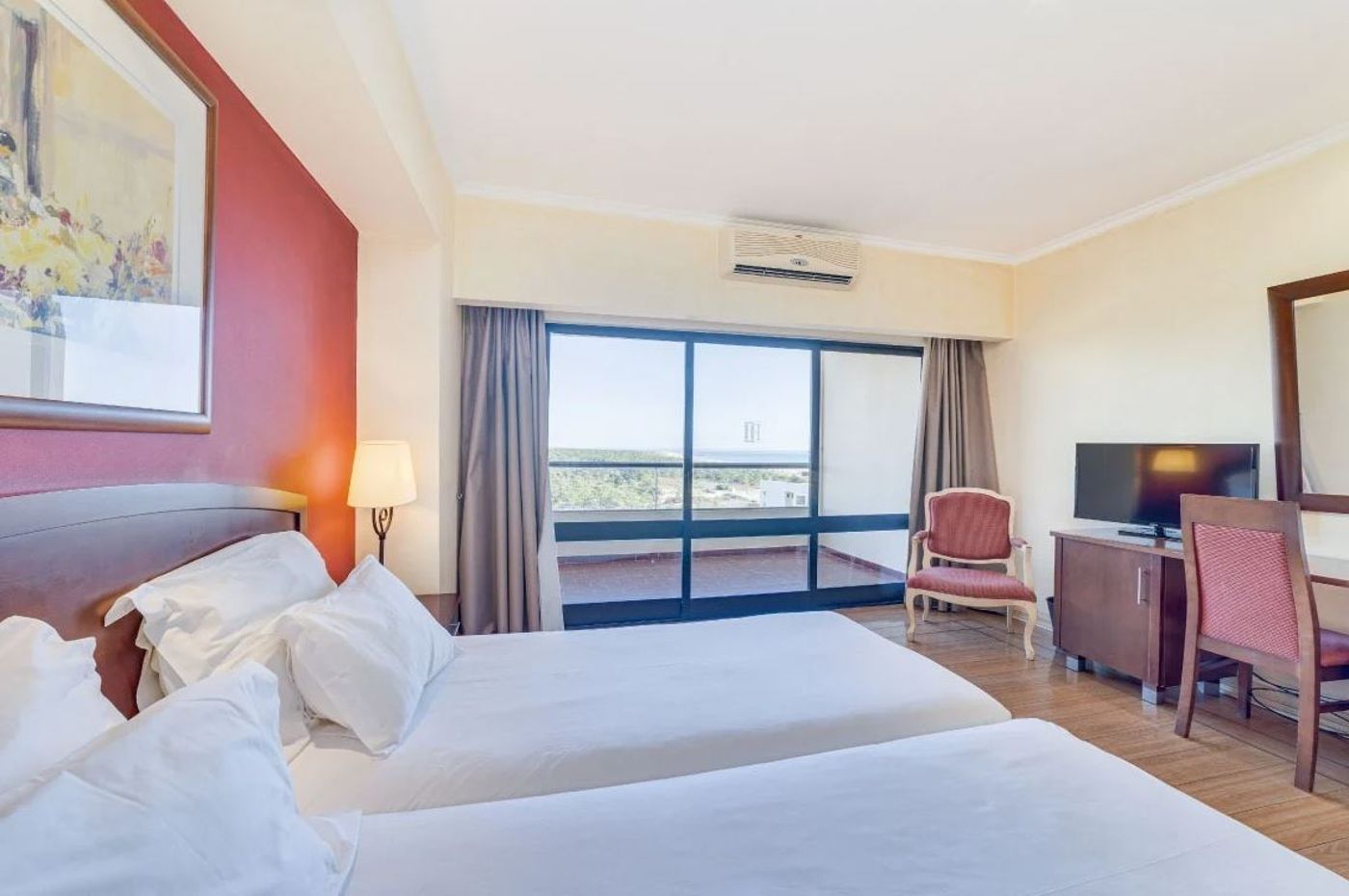 Yellow-Praia-Monte-Gordo-Hotel-Room-14