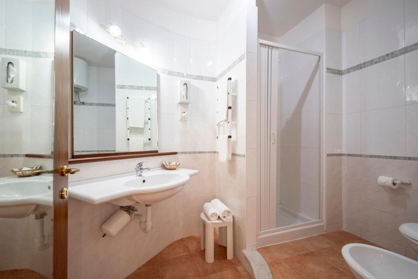 Lola-Piccolo-Hotel-Room-24