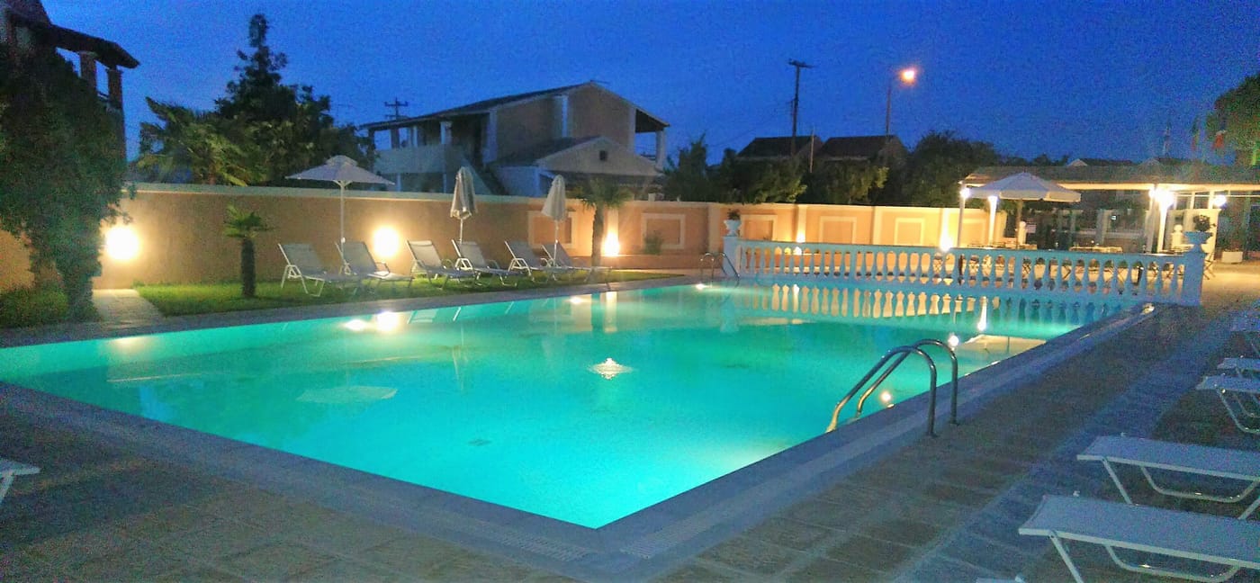 Domenico-Hotel-Pool-11