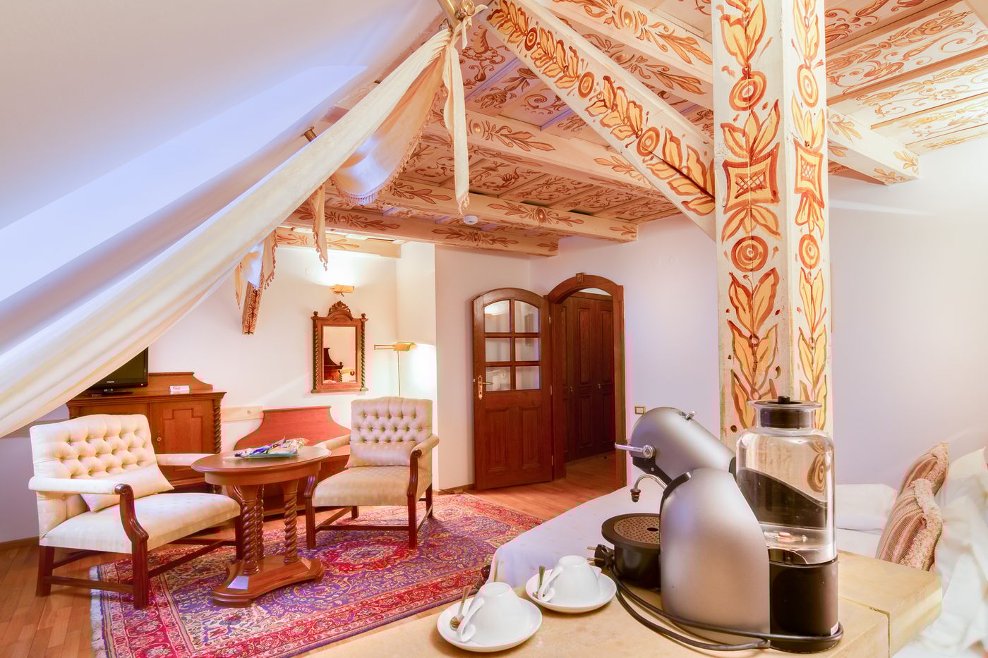 The-King-Charles-Room-7