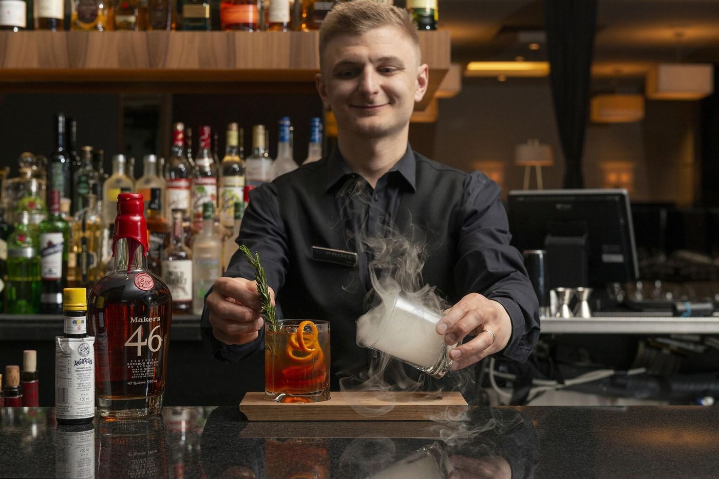 Century-Plaza-Hotel---Spa-Vancouver-Lobby-92