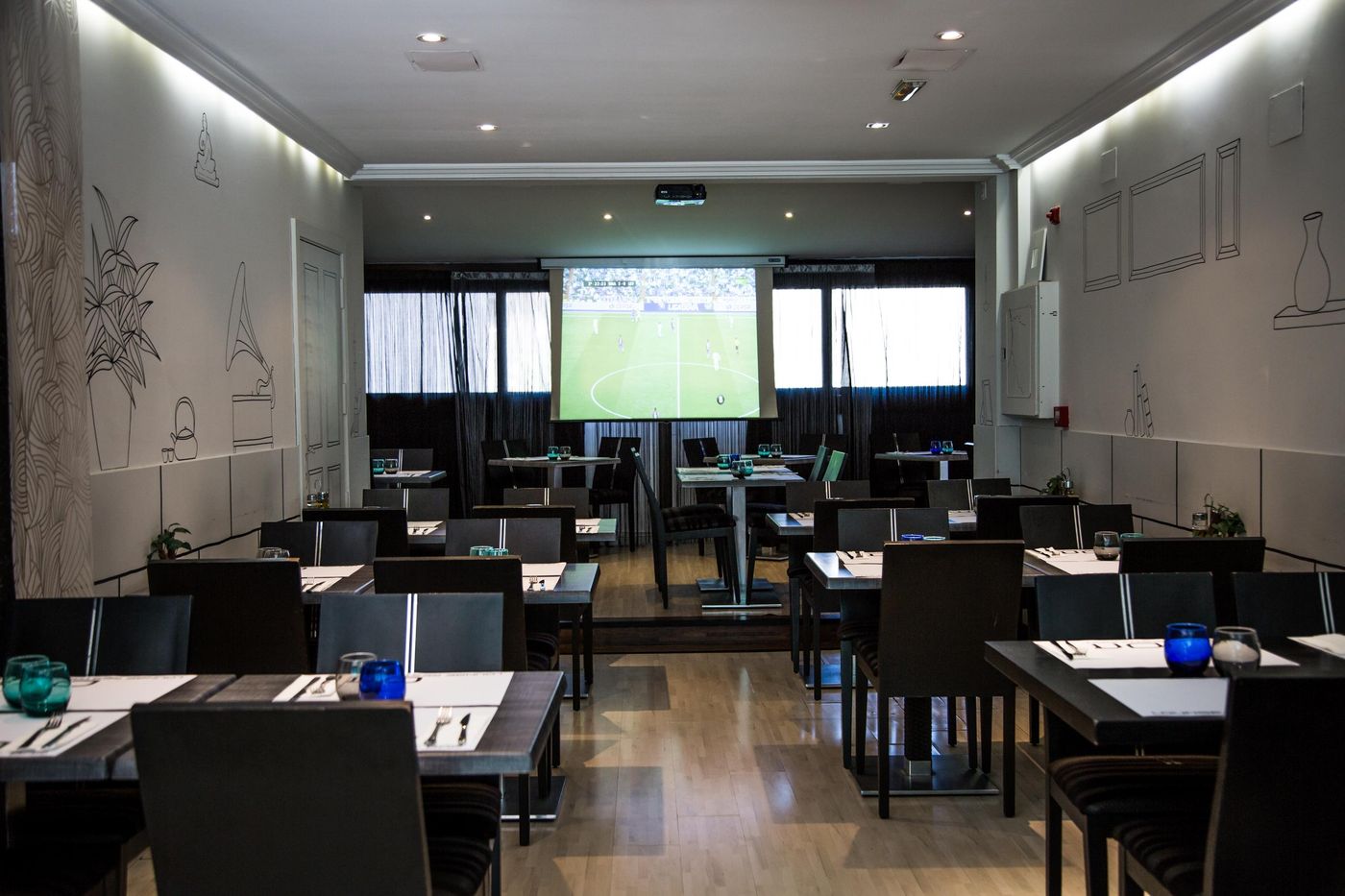 Hotel-Suites-Feria-de-Madrid-Restaurant-28