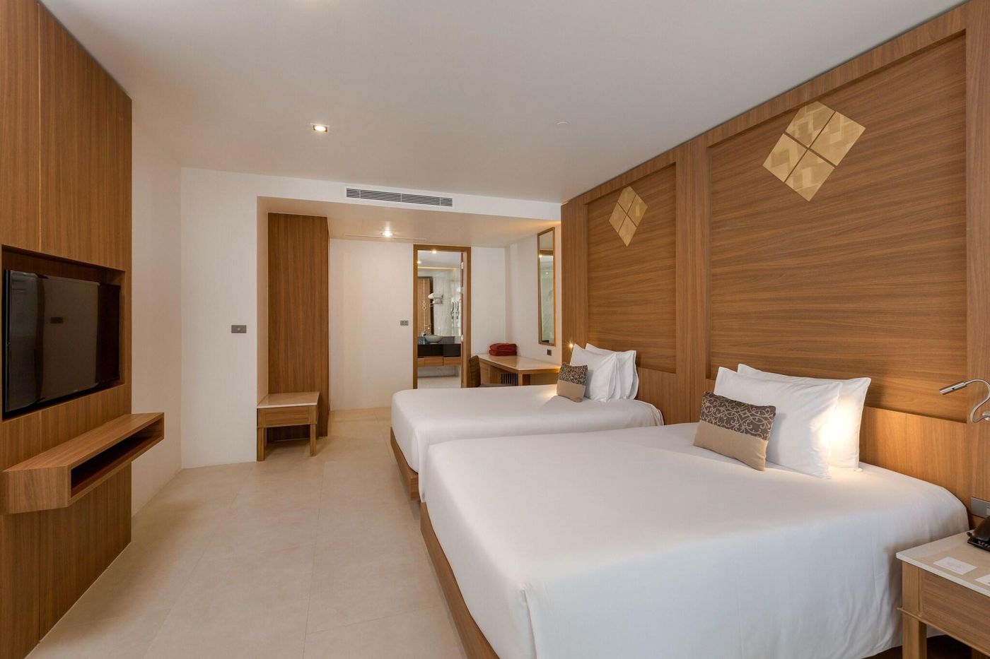 Splash-Beach-Resort-Room-42