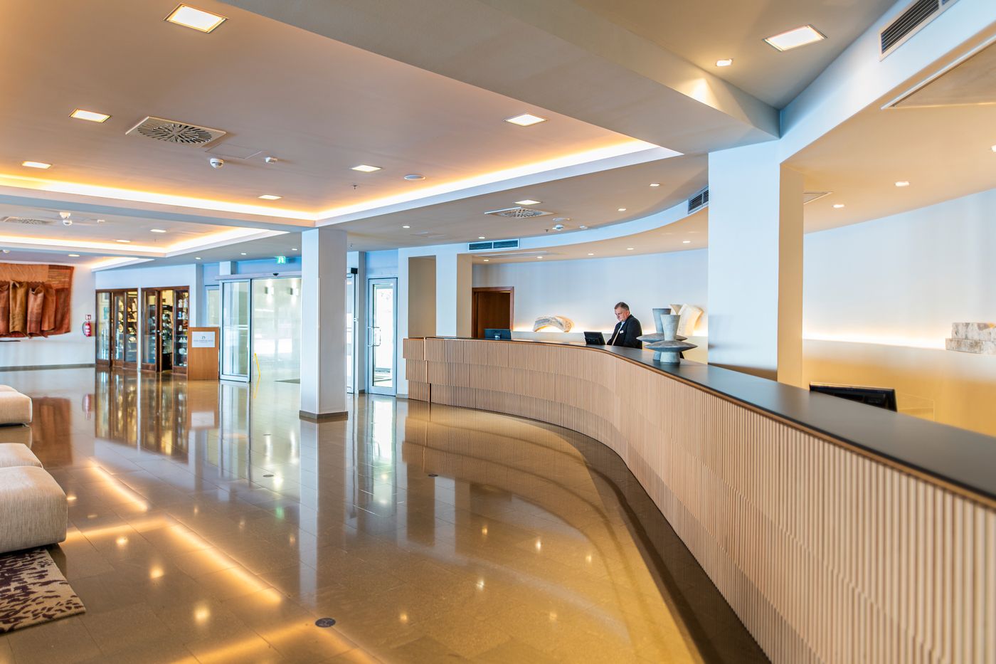 Dubrovnik-Palace-Lobby-40