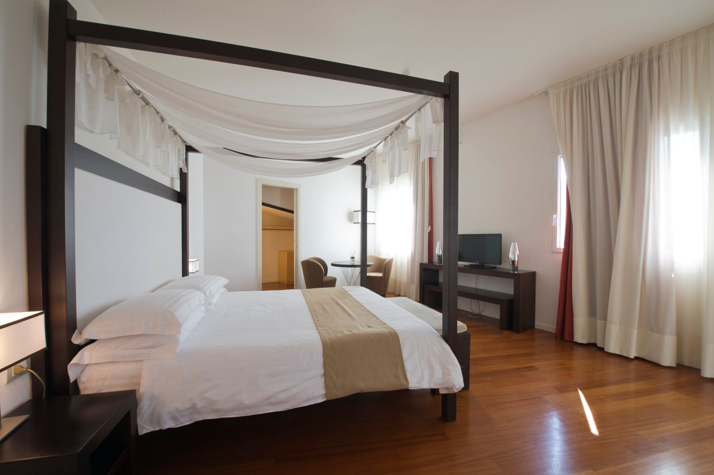 Eden-Rock-Resort-Room-15