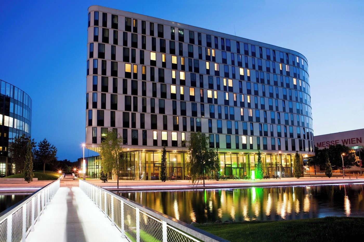 Courtyard Vienna Messe - Austria - Vienna - General view - 0