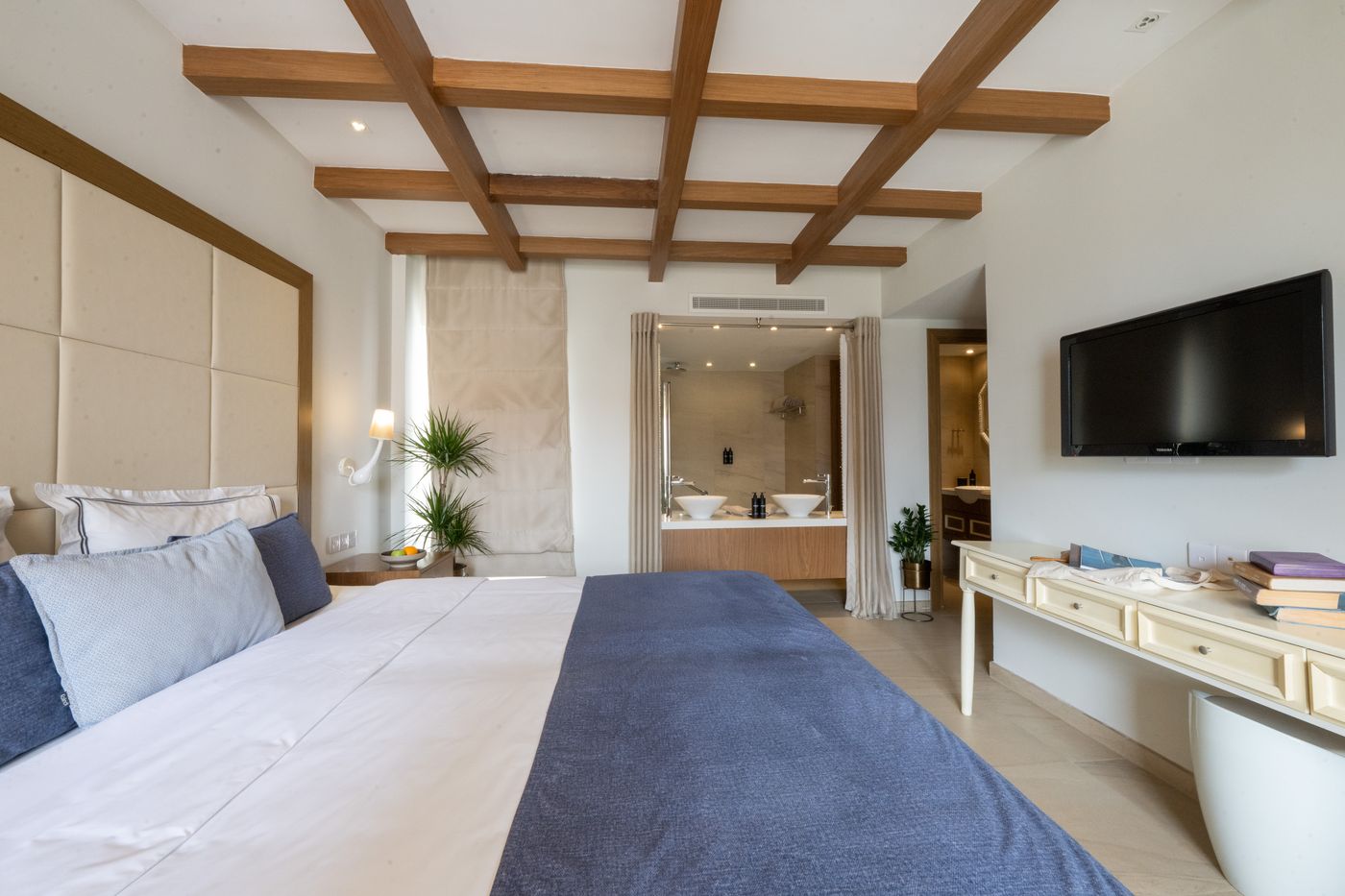King-Jason-Paphos---Designed-for-Adults-Only-Room-28