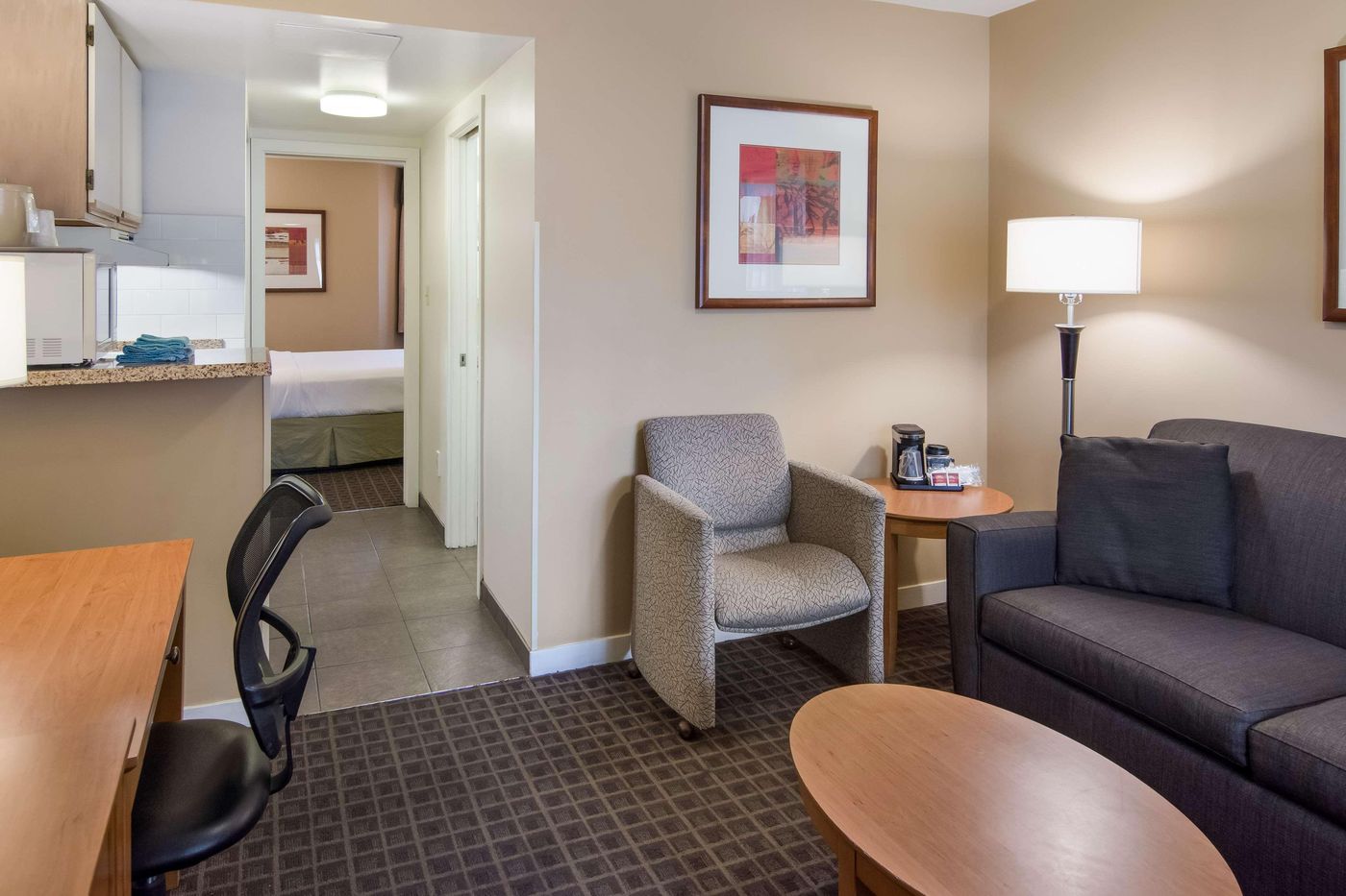 SureStay-by-Best-Western-North-Vancouver-Capilano-Room-16