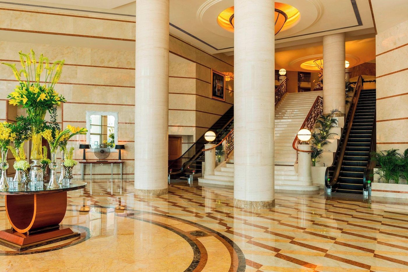Sheraton-Dubai-Creek-Hotel-and-Towers-Lobby-67