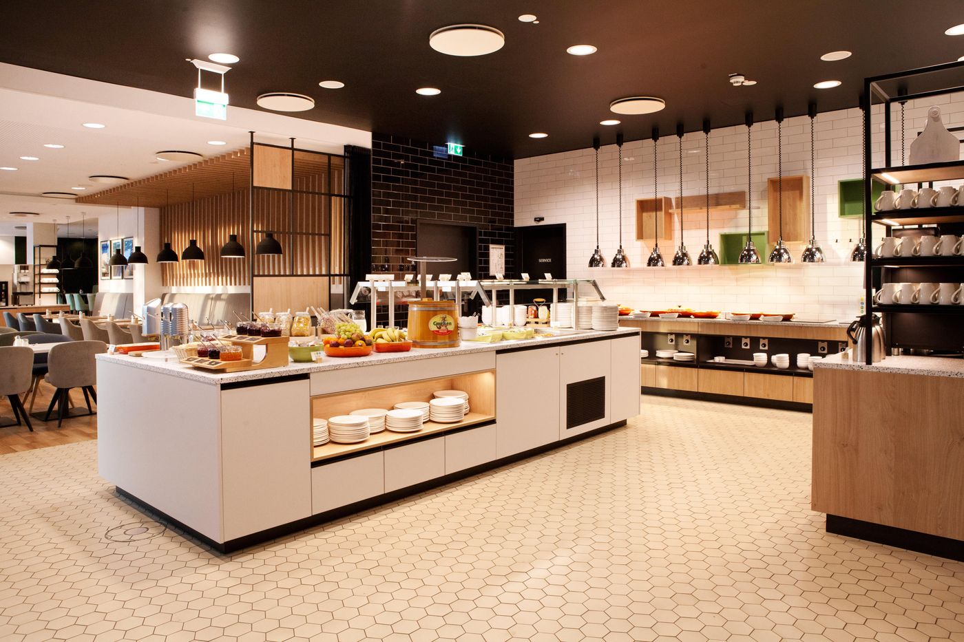 Holiday-Inn-Berlin-City-East-Side-Restaurant-38