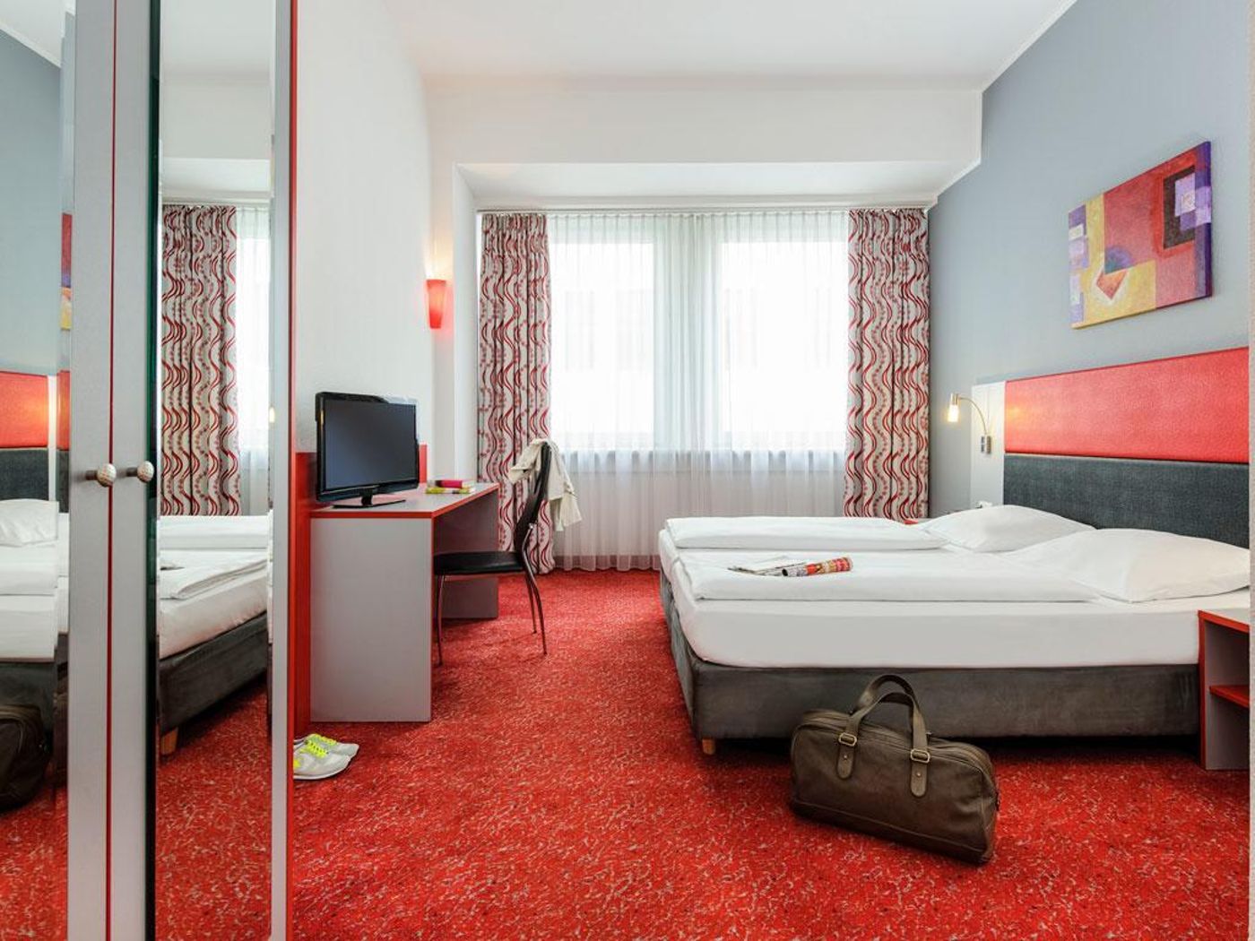greet-Berlin-Alexanderplatz-Room-19