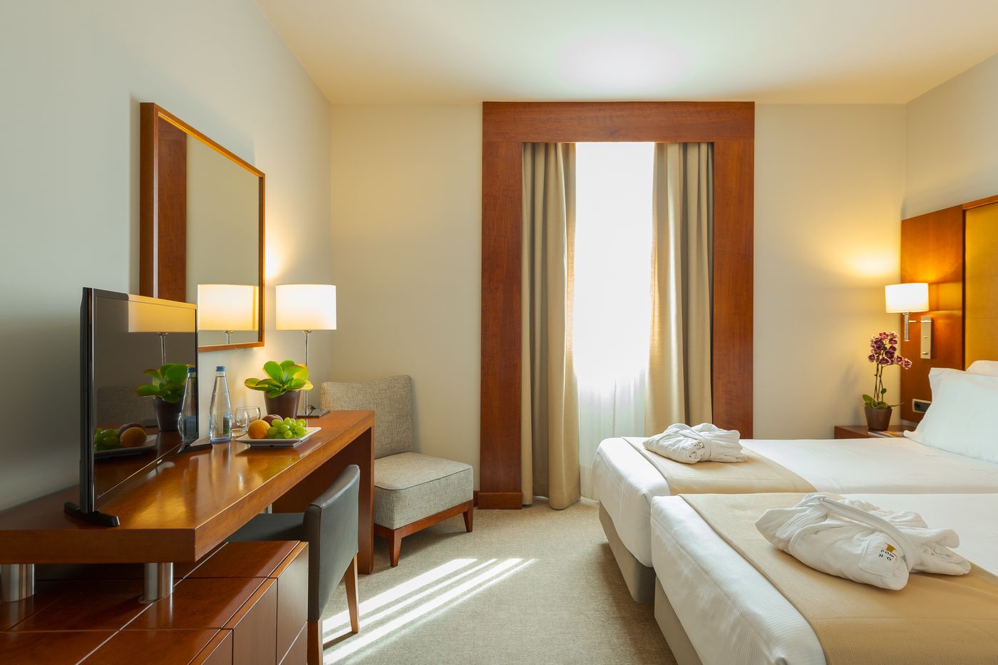 Dom-Carlos-Liberty-Room-3