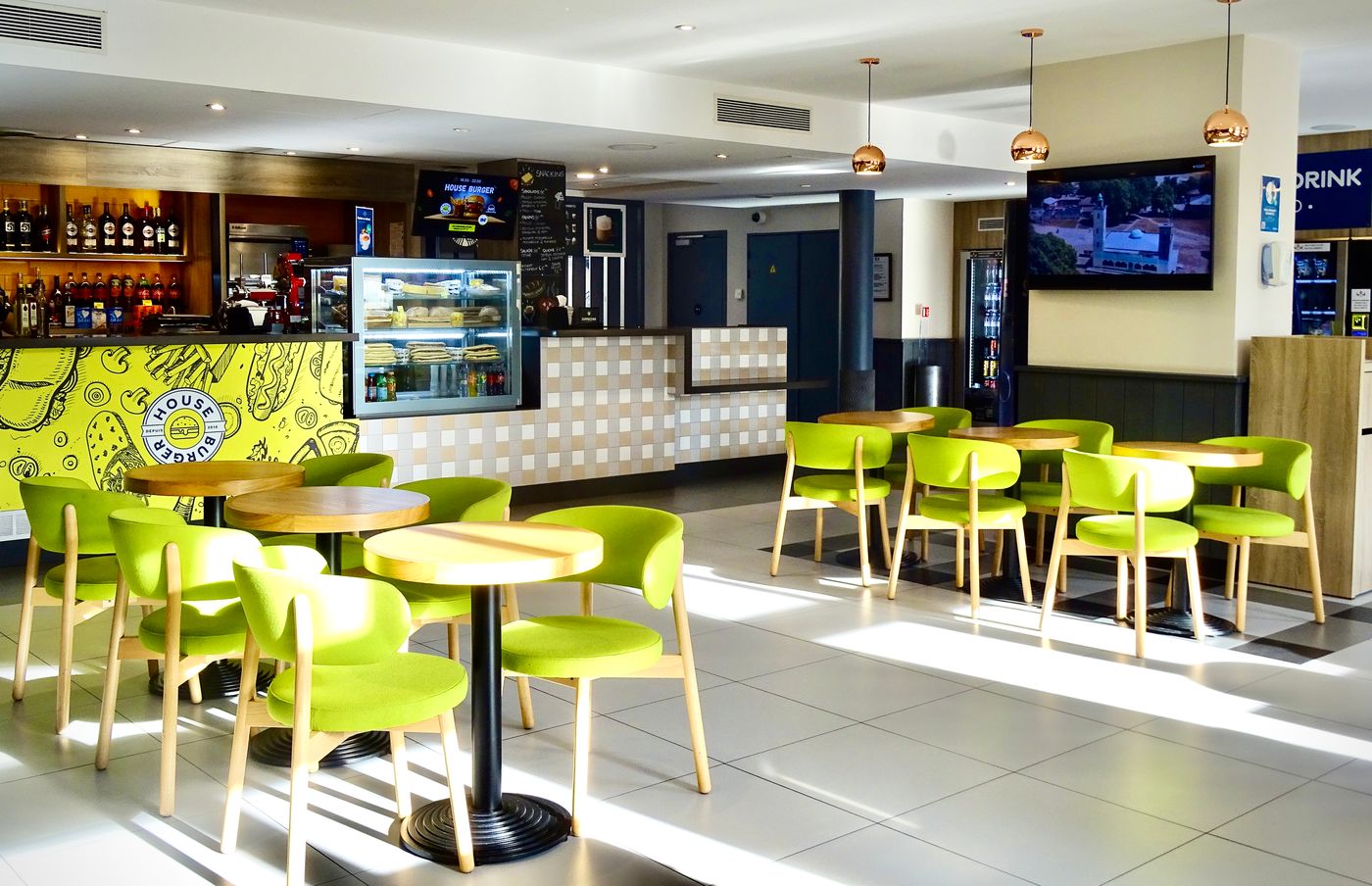 Campanile-Val-de-France-Ex-Kyriad-Disneyland-Bar-14