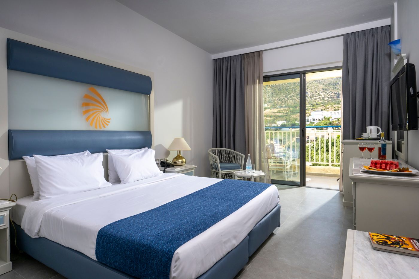 Sunshine-Crete-Beach-Room-22
