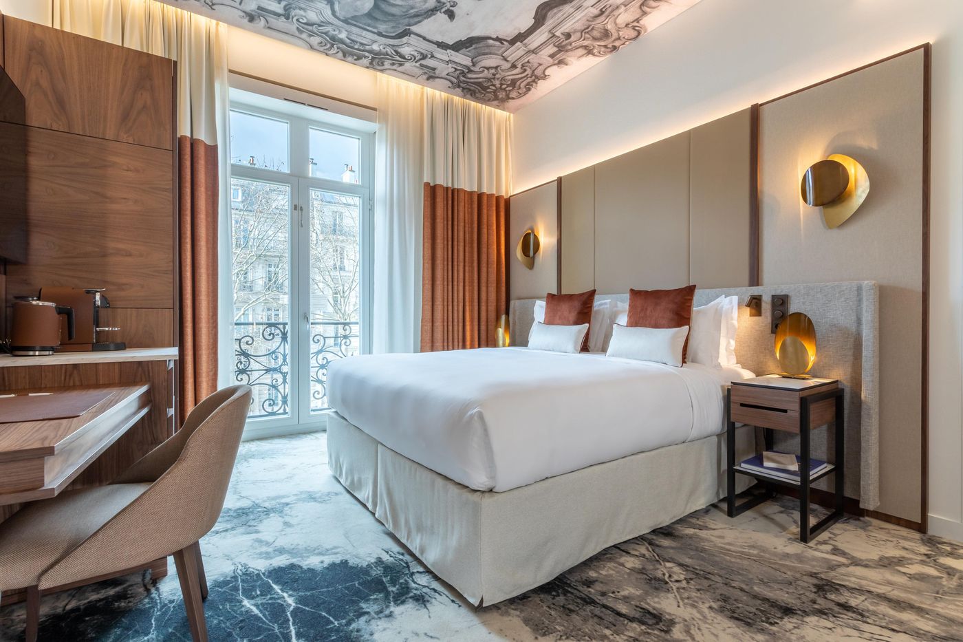 InterContinental-Paris---Champs-Elysees-Etoile--an-IHG-Hotel-Room-22