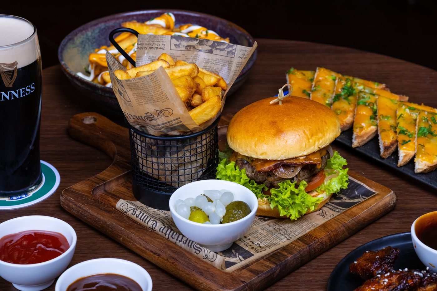 Crowne-Plaza-Jumeirah-Dubai-Restaurant-50