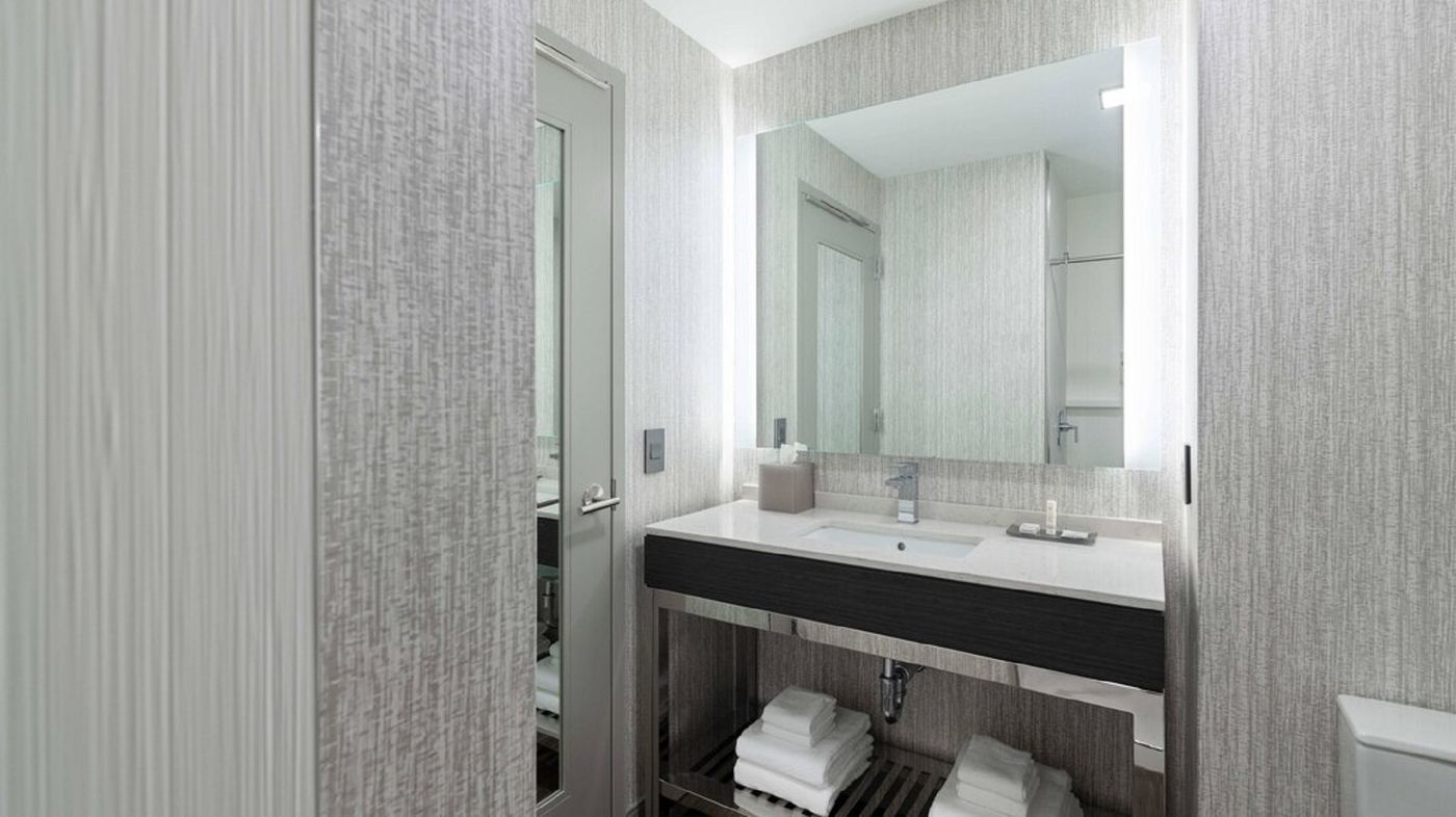 Fairfield-Boston-Medford-Room-21