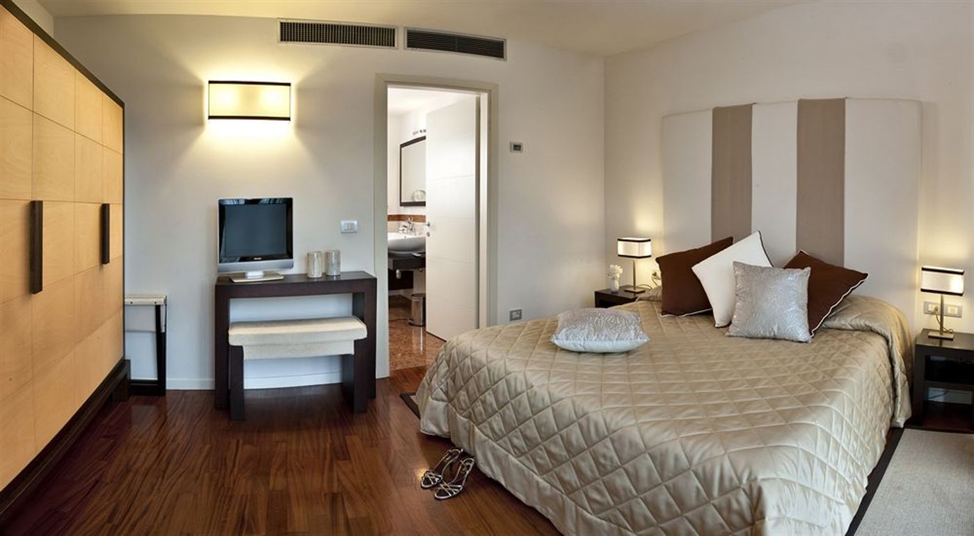 Eden-Rock-Resort-Room-3