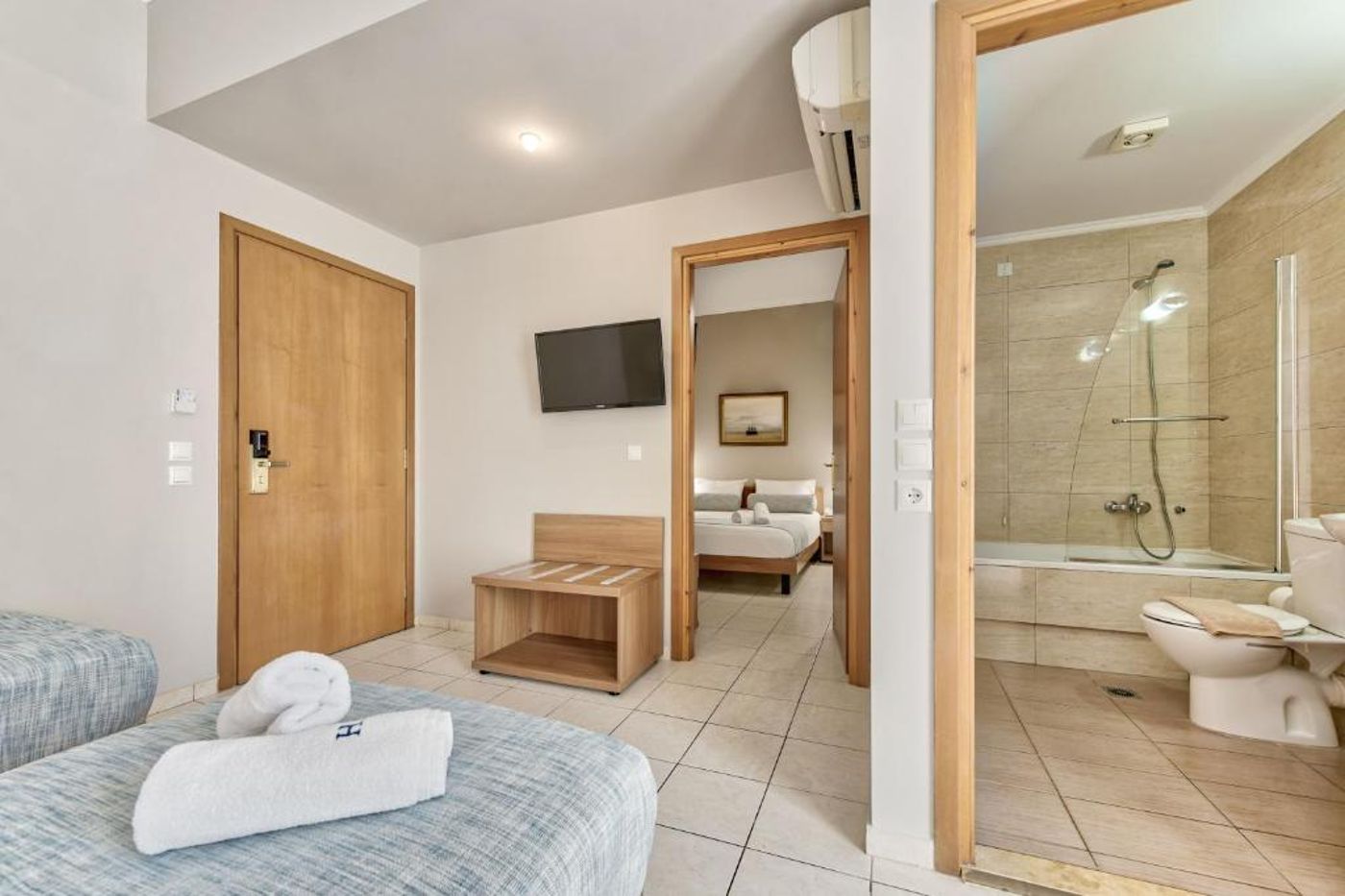 Contessa-Hotel-Room-35