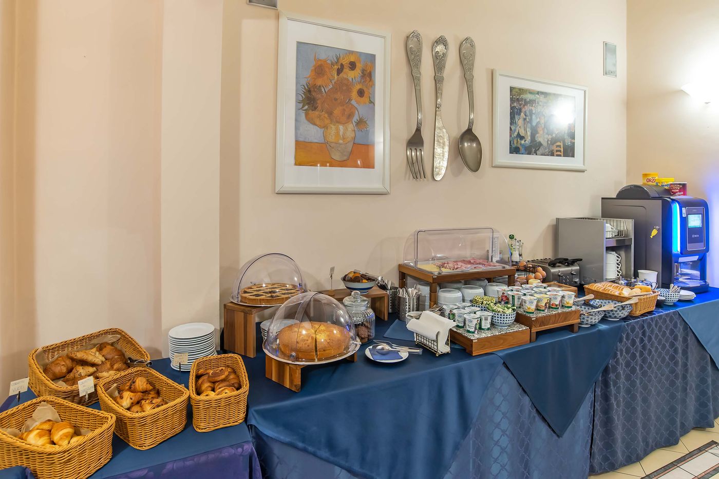 Hotel-Bonifacio-Restaurant-32