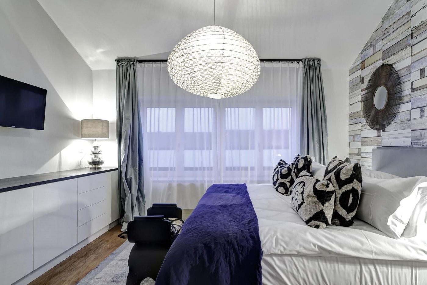 Berlin-Gorki-Apartments-Room-52