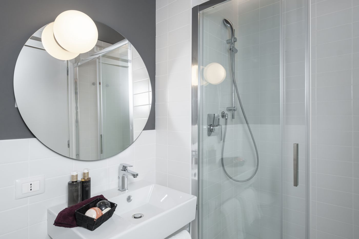 Camplus-Hotel-Roma-Centro-Room-24