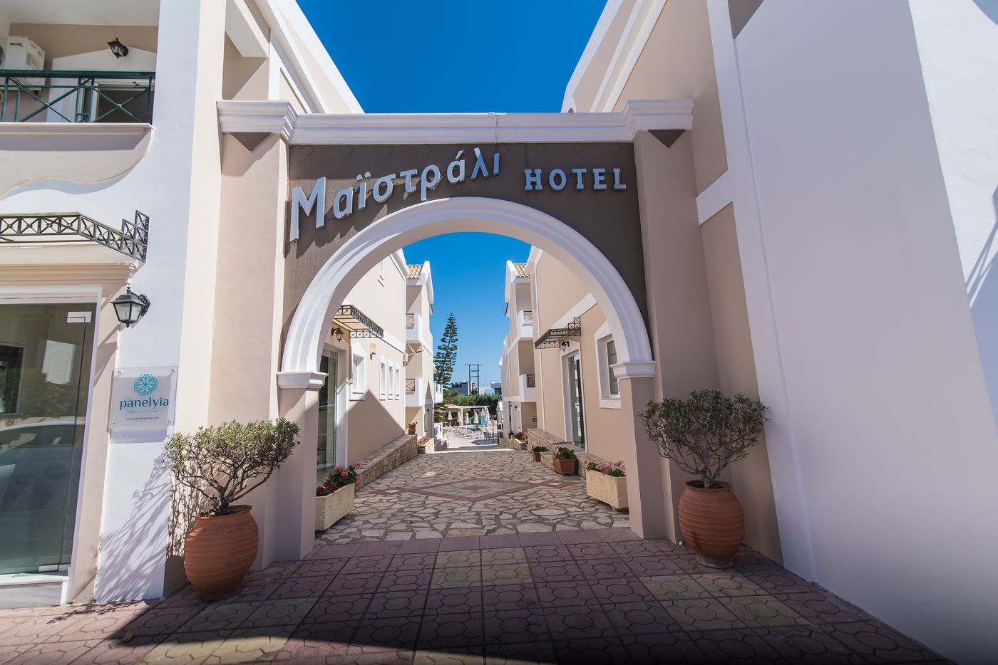 Maistrali Studios and Apartments