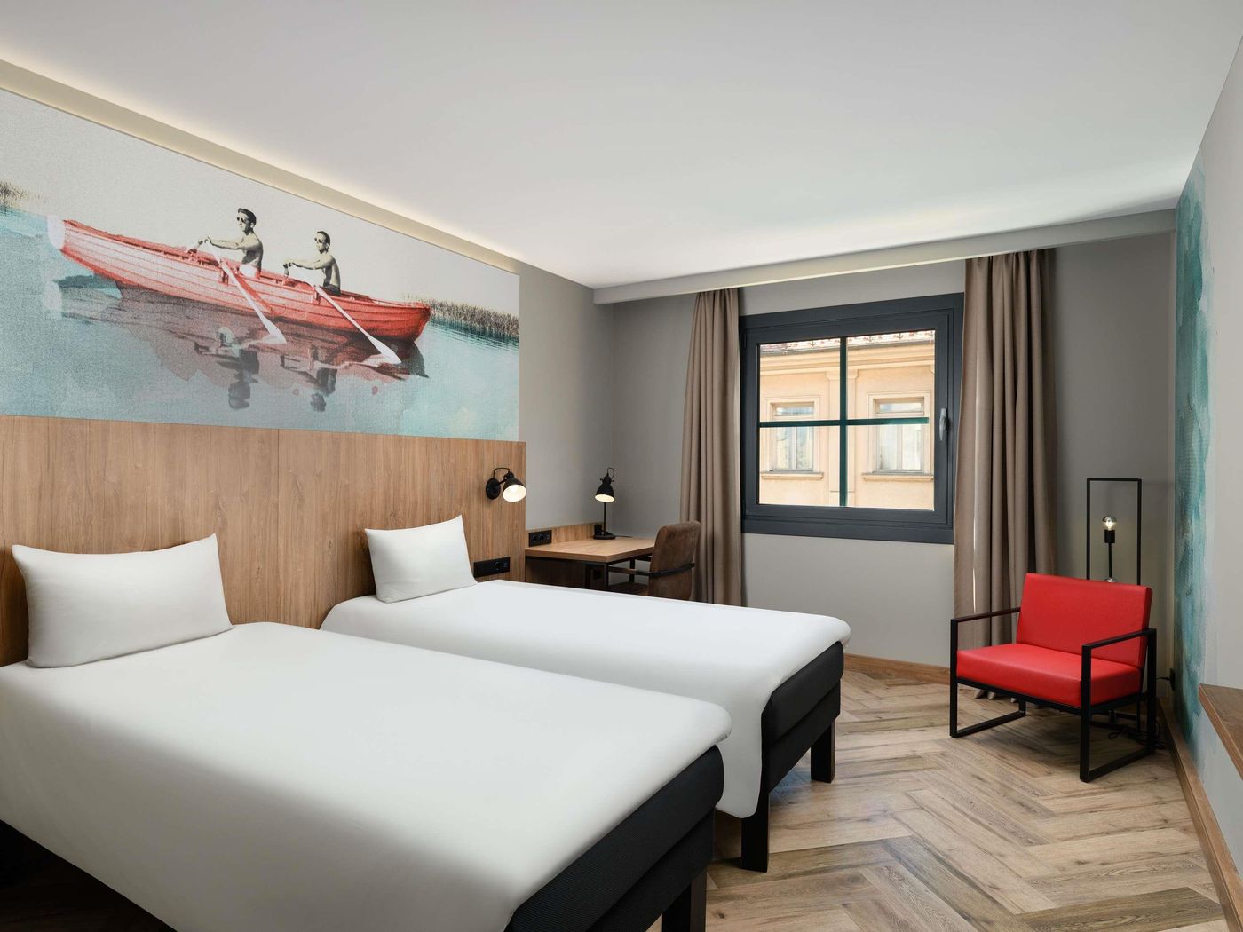 Ibis-Hotel-Heroes-Square-Room-16