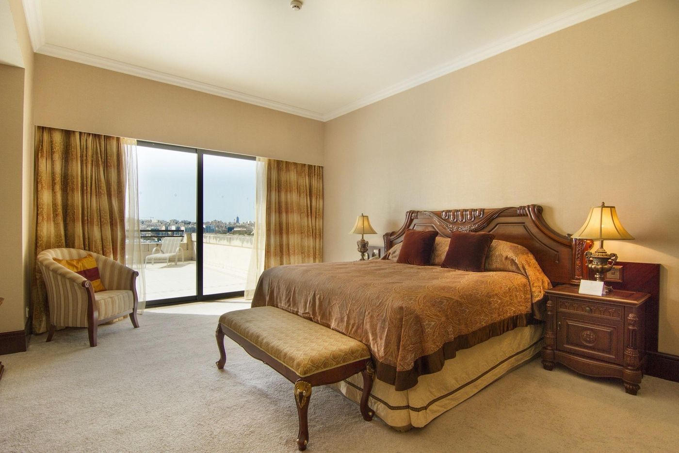 Excelsior-Grand-Hotel-Room-33