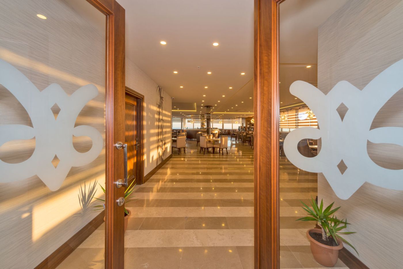 Bekdas-Hotel-Deluxe-Restaurant-17